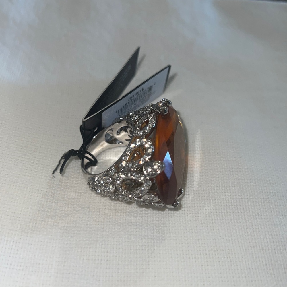 Beautiful vintage ring / Topaz